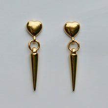 Load image into Gallery viewer, Spiky heart earrings
